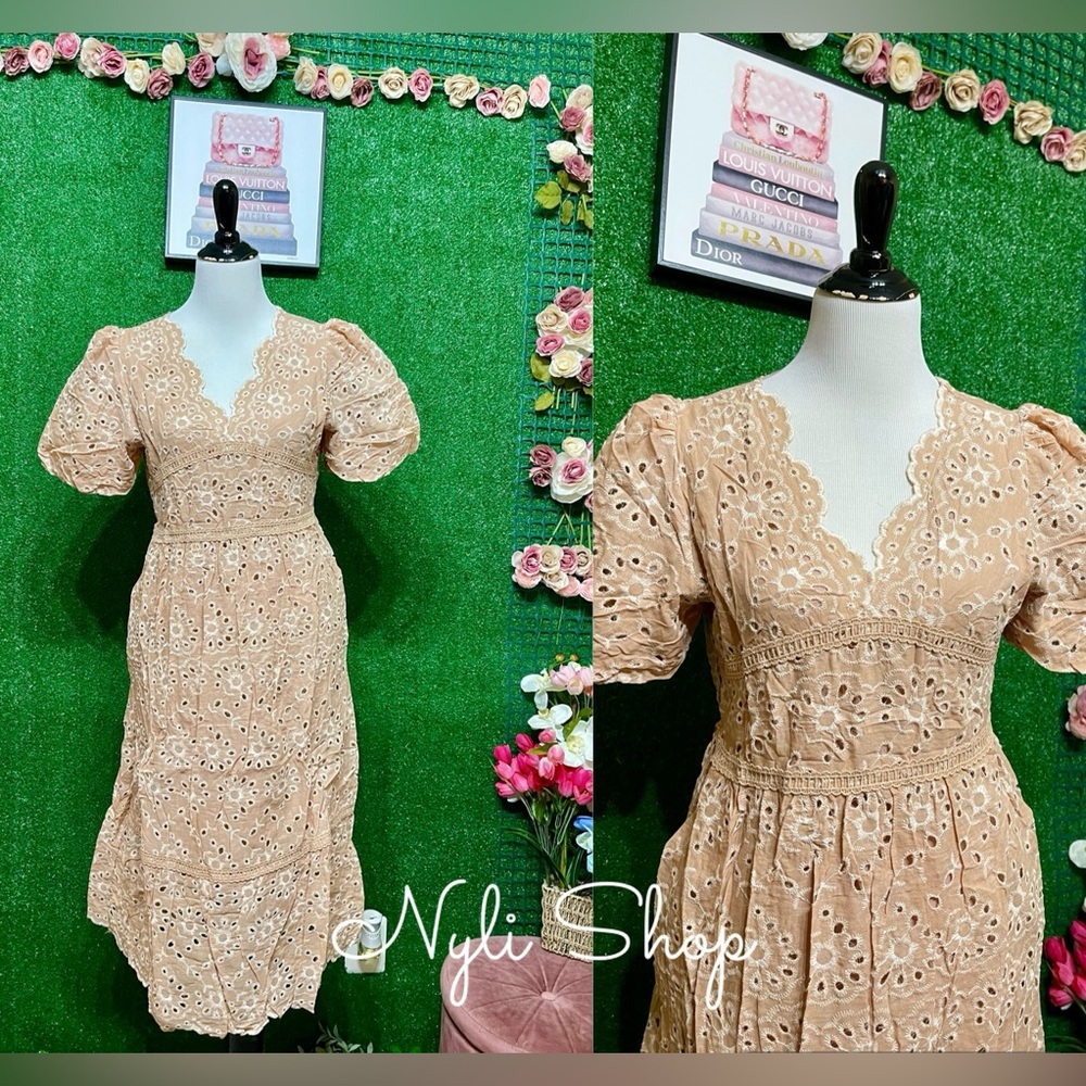 🌷Brand new eyelet dress can fit Sm up to L cotton eyelet very nice quality!🌷